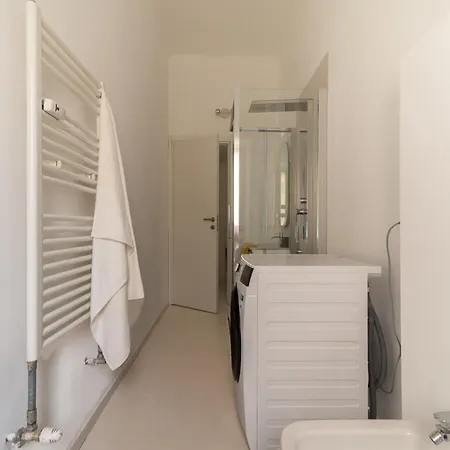 Modern Flats Near Center شقة *
