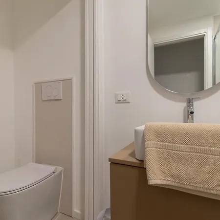 Modern Flats Near Center * ميلان