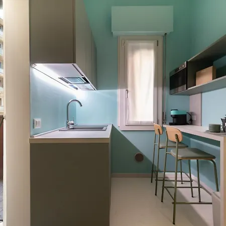Modern Flats Near Center شقة *